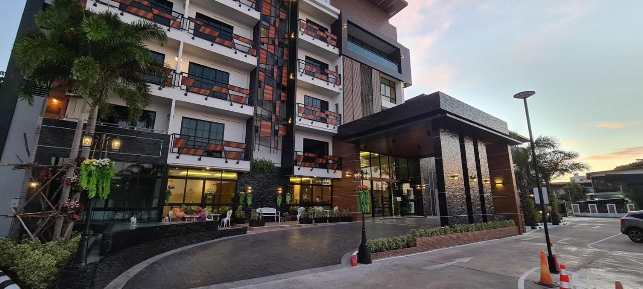 The Room Boutique Hotel Sakon Nakhon Exteriör bild